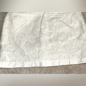 HOLLISTER WOMEN WHITE LACE MINI SKIRT SIZE 1 (great condition)